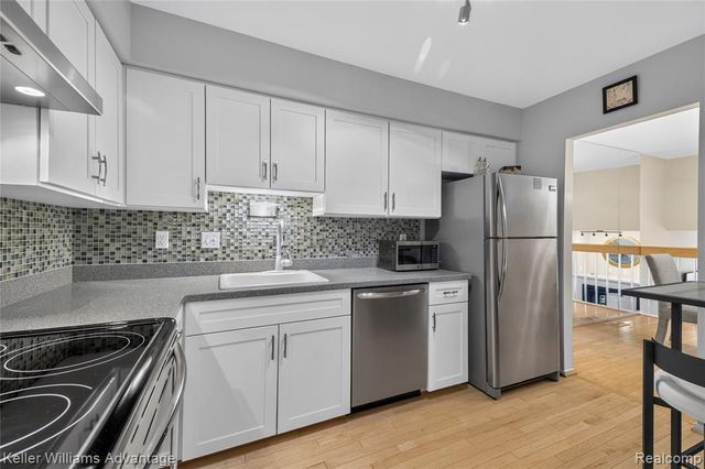39478 Country Lane, Novi, MI 48375