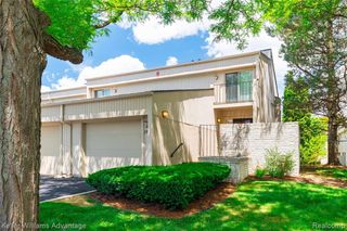 39478 Country Lane, Novi, MI 48375