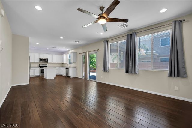 6648 Autumn Breeze Street, Las Vegas, NV 89148