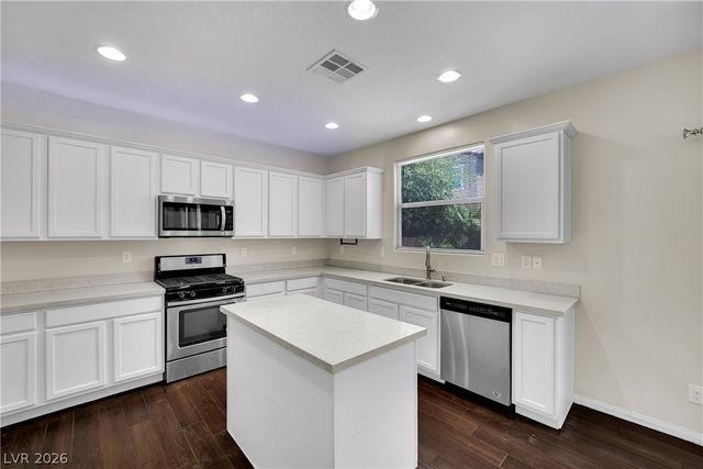 6648 Autumn Breeze Street, Las Vegas, NV 89148