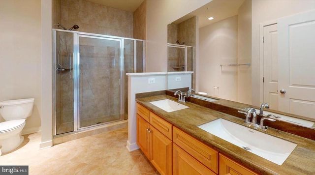 12168 WAVELAND ST, Fairfax, VA 22033