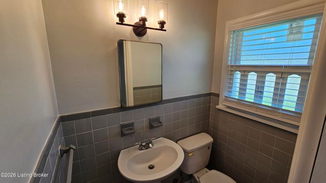 3131 Marlin Rd, Louisville, KY 40220
