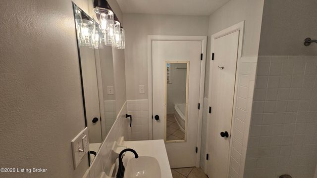 3131 Marlin Rd, Louisville, KY 40220
