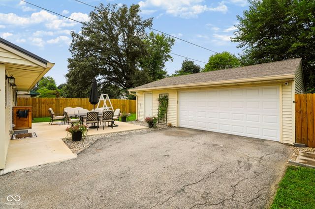 1566 Roberts Road, Franklin, IN 46131