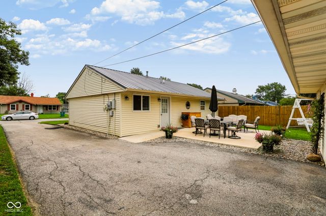 1566 Roberts Road, Franklin, IN 46131