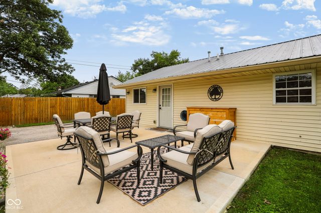 1566 Roberts Road, Franklin, IN 46131