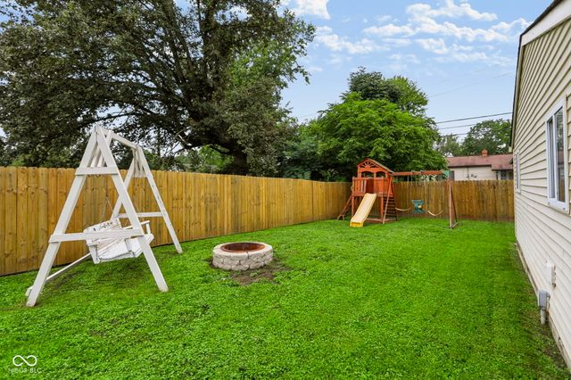 1566 Roberts Road, Franklin, IN 46131
