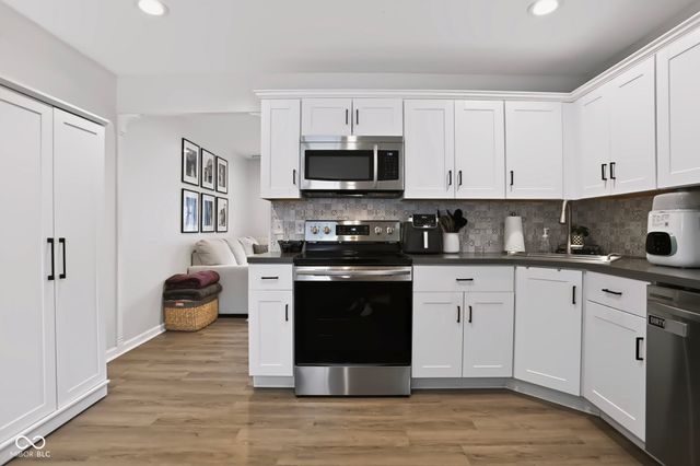 1566 Roberts Road, Franklin, IN 46131