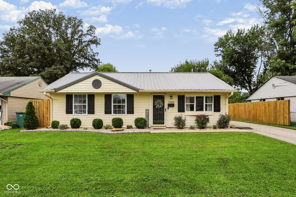 1566 Roberts Road, Franklin, IN 46131