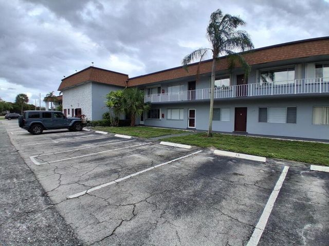 2878 Donnelly Drive 107, Lake Worth, FL 33462