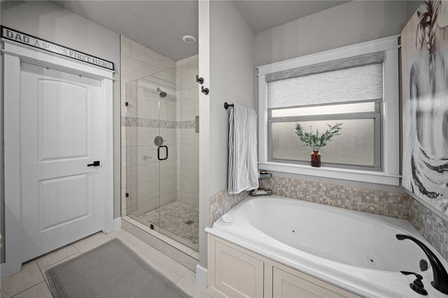 12175 Lost Oak Drive, Bentonville, AR 72712