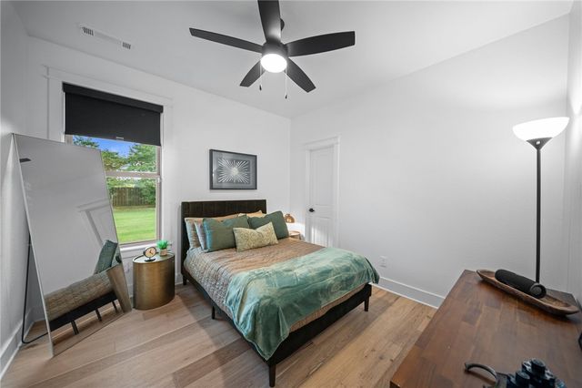 12175 Lost Oak Drive, Bentonville, AR 72712