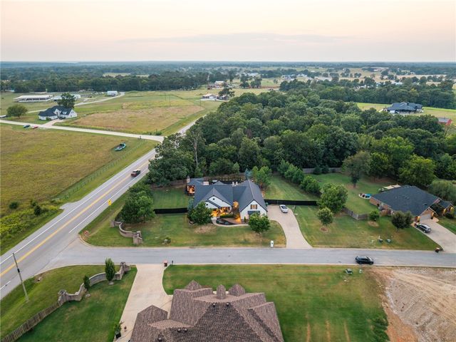 12175 Lost Oak Drive, Bentonville, AR 72712