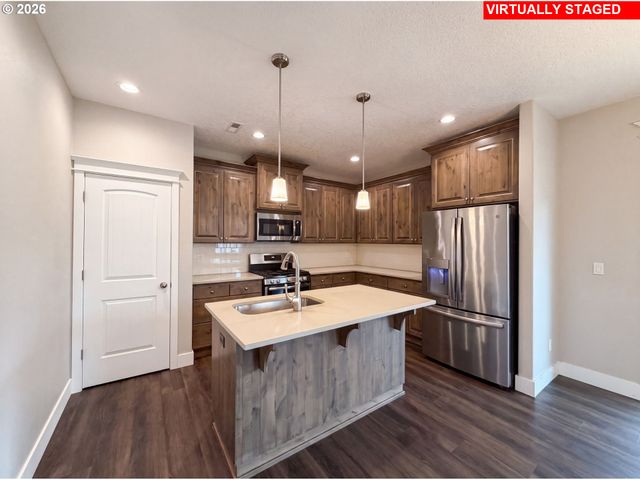 2958 Sw REDMOND HILL Rd, Mc Minnville, OR 97128