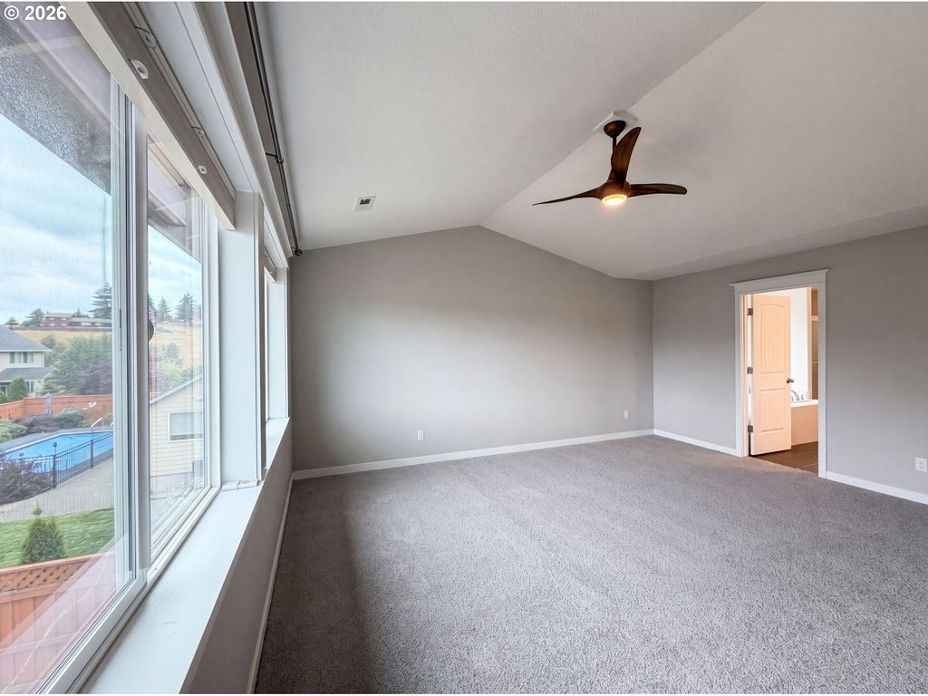 Image 12 of property listing at 2958 Sw REDMOND HILL Rd, Mc Minnville, OR 97128