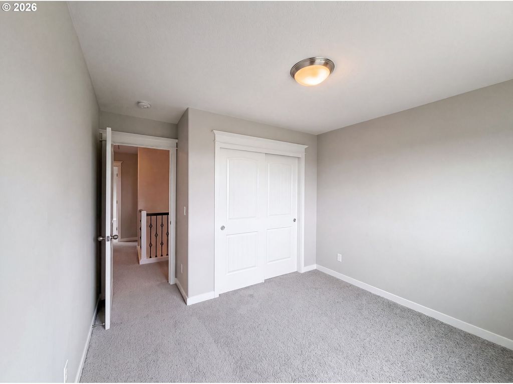 Image 6 of property listing at 2958 Sw REDMOND HILL Rd, Mc Minnville, OR 97128