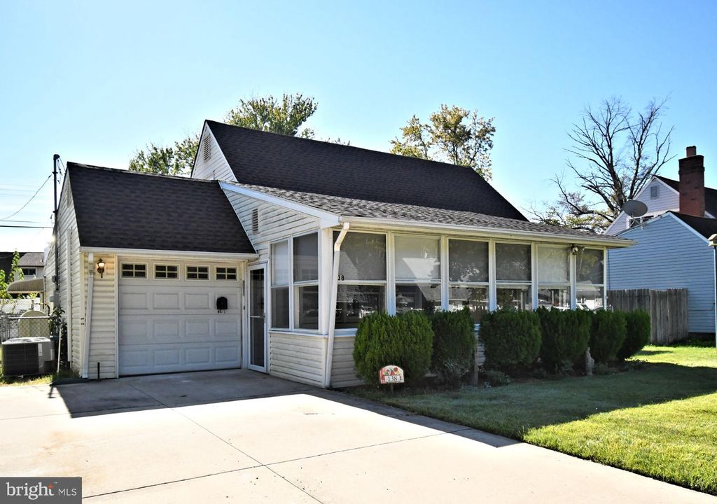 138 VILLAGE LN, LEVITTOWN, PA 19054 — photo 2