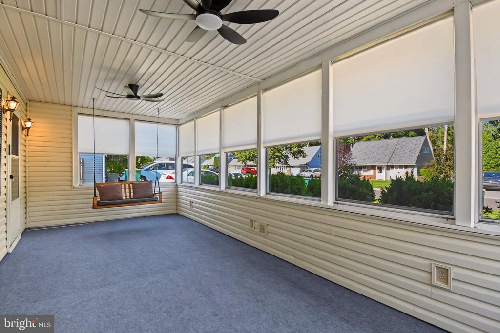 138 VILLAGE LN, LEVITTOWN, PA 19054 — photo 4