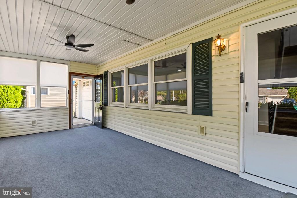 138 VILLAGE LN, LEVITTOWN, PA 19054 — photo 5