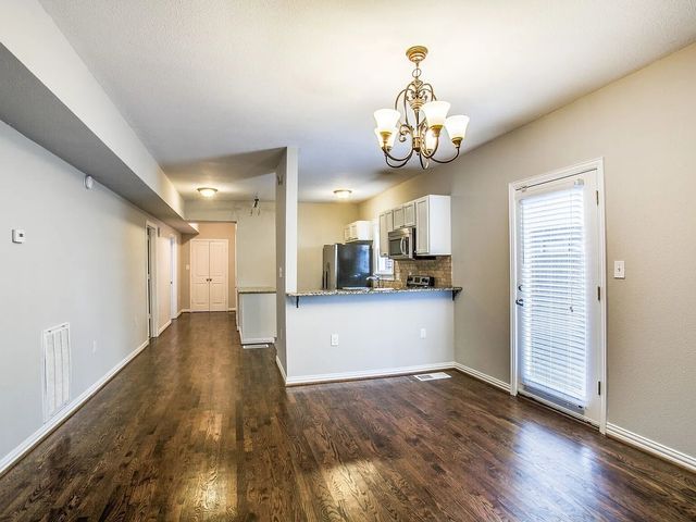 407 S Windomere Avenue B, Dallas, TX 75208