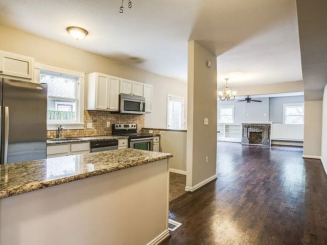 407 S Windomere Avenue B, Dallas, TX 75208