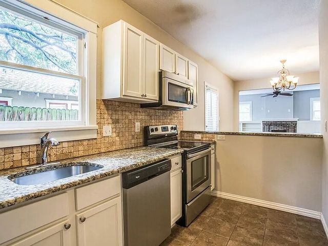 407 S Windomere Avenue B, Dallas, TX 75208