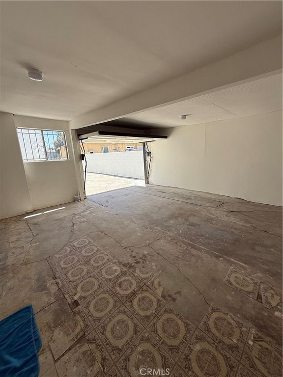 Image 45 of property listing at 1415 N Spring, Compton, CA 90221