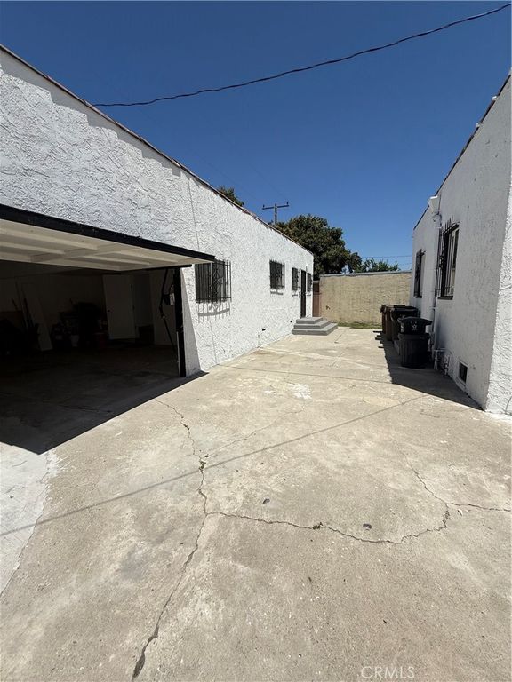 Image 63 of property listing at 1415 N Spring, Compton, CA 90221