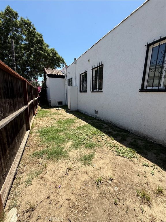 Image 66 of property listing at 1415 N Spring, Compton, CA 90221