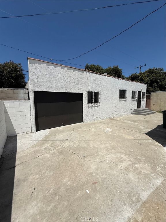 Image 71 of property listing at 1415 N Spring, Compton, CA 90221