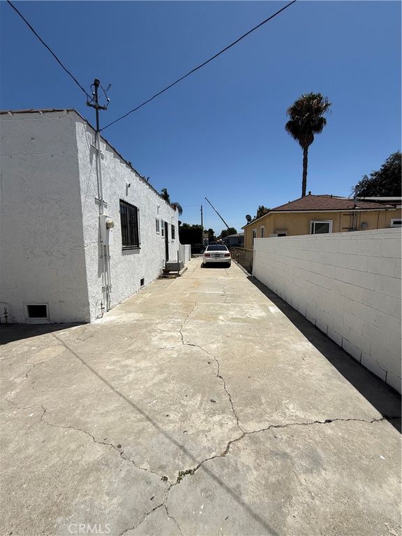 Image 72 of property listing at 1415 N Spring, Compton, CA 90221