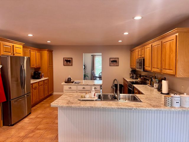 1106 Daybreak Drive, Marion, IL 62959