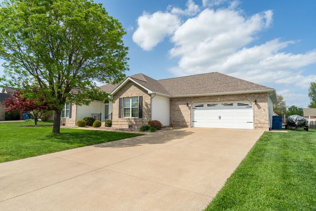 1106 Daybreak Drive, Marion, IL 62959