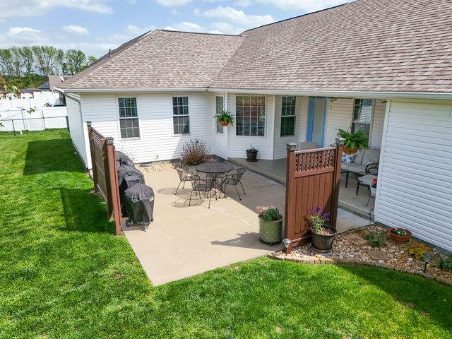 1106 Daybreak Drive, Marion, IL 62959