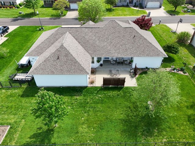 1106 Daybreak Drive, Marion, IL 62959