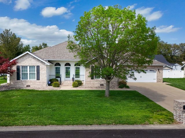 1106 Daybreak Drive, Marion, IL 62959