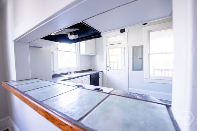 210 W W 41st Street, Savannah, GA 31401