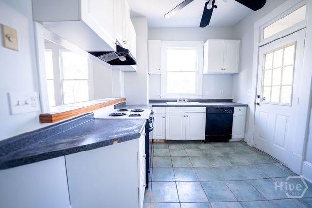 210 W W 41st Street, Savannah, GA 31401