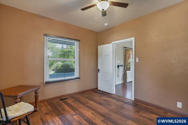 305 Mill St, Silverton, OR 97381