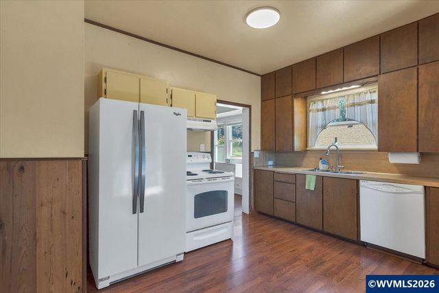 305 Mill St, Silverton, OR 97381