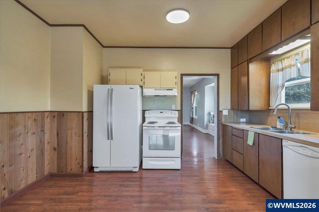 305 Mill St, Silverton, OR 97381