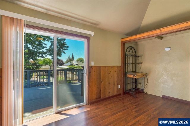 305 Mill St, Silverton, OR 97381