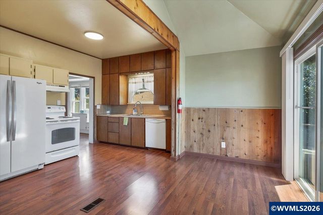 305 Mill St, Silverton, OR 97381