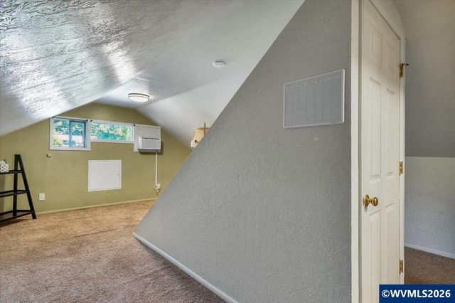 305 Mill St, Silverton, OR 97381
