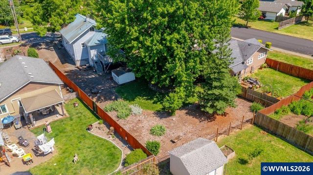 305 Mill St, Silverton, OR 97381