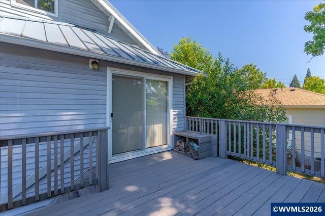 305 Mill St, Silverton, OR 97381