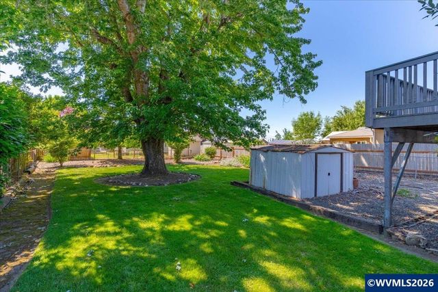305 Mill St, Silverton, OR 97381