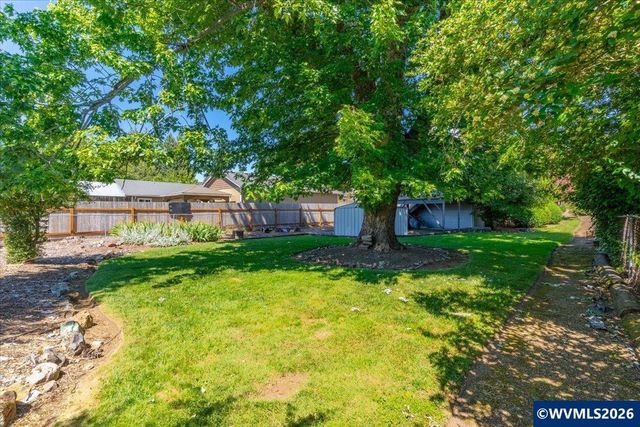 305 Mill St, Silverton, OR 97381