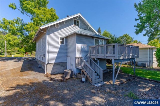 305 Mill St, Silverton, OR 97381