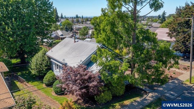 305 Mill St, Silverton, OR 97381